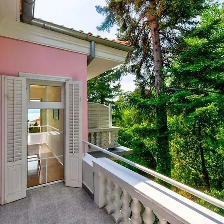 One-bedroom In Ix شقة تْسْغيكفانِتْسا