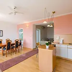 One-bedroom In Ix דירה *